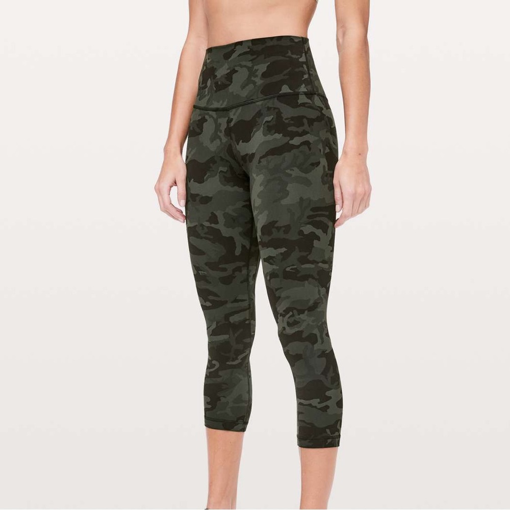 Lululemon 21” Inseam Aligns Dark Green Camo Size 0